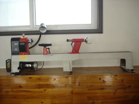 Het Gietijzerstructuur van de snelheids het Veranderlijke Kleine Houten Draaibank Ruwe Draaien 500rpm