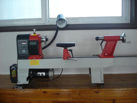 Het Gietijzerstructuur van de snelheids het Veranderlijke Kleine Houten Draaibank Ruwe Draaien 500rpm