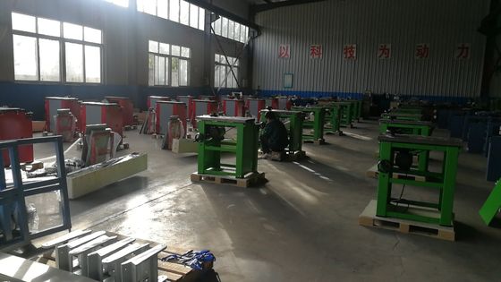 Comité Cnc Glijdende Lijstzaag 800mm die voor Artficial-Raadsknipsel plaatsen
